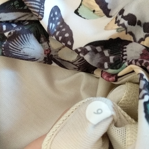 Lululemon Wrap It Up Tank Support Built-in Bra Sz 6 So Fly Butterfly Angel Wing - Picture 7 of 7